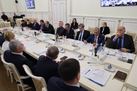 Сергей Меликов провёл ежемесячное совещание по ключевым вопросам социально-экономической повестки